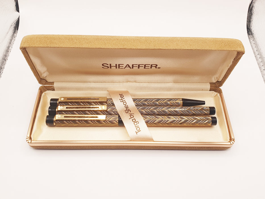 Two Vintage Sheaffer Targa Slim 676S Black and Gold Feather Pattern with Gold Trim Fountain Pens (14ct M Nib) & Ballpoint Pen