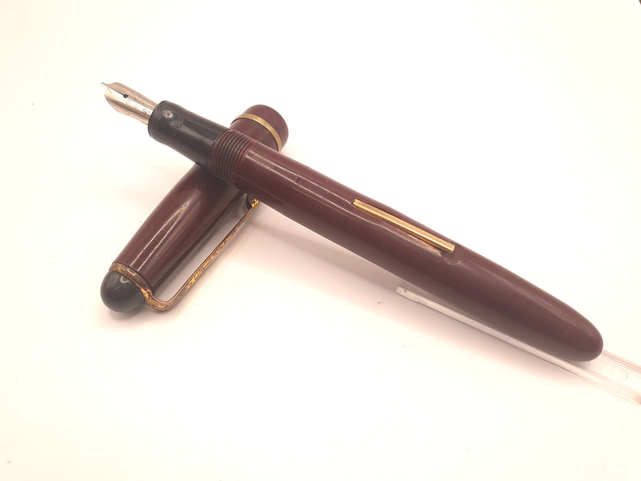 Vintage Osmiroid 65 Mk I Burgundy with Gold Trim Fountain Pen (Fine 'Italic' [Oblique] Nib)