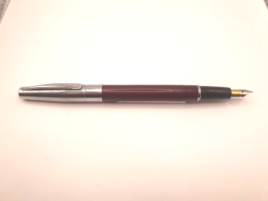 Vintage Platignum Gold Tone Quick Change Burgundy with Chrome Cap Fountain Pen (B Nib)