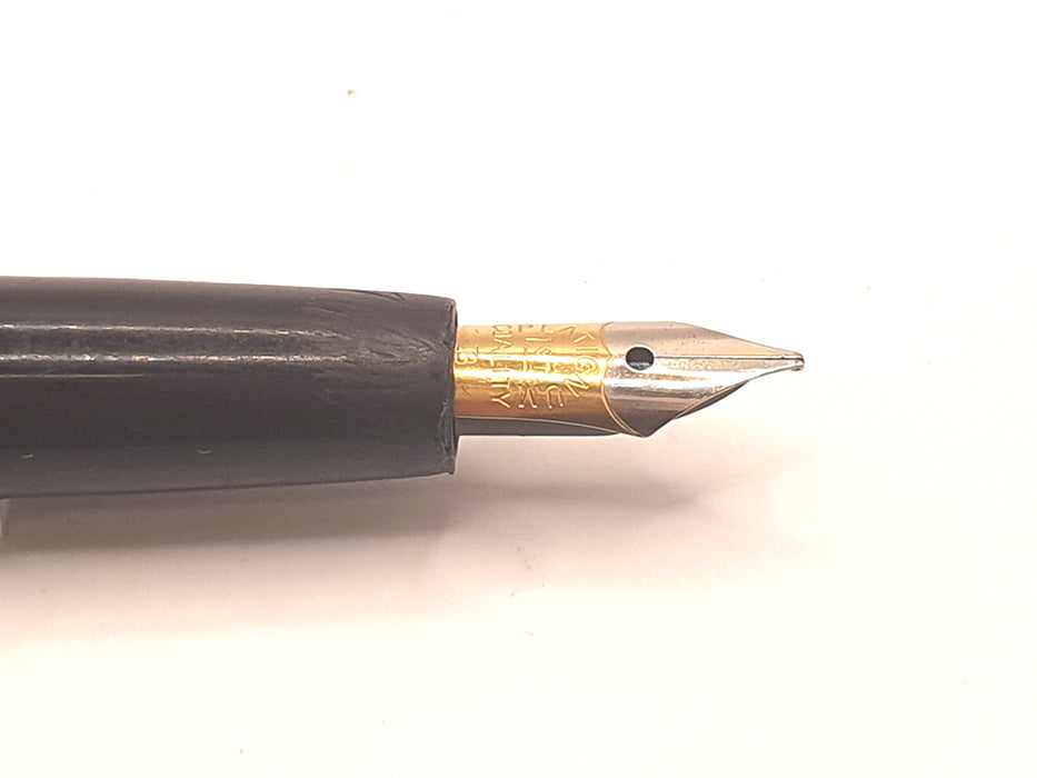 Vintage Platignum Gold Tone Quick Change Burgundy with Chrome Cap Fountain Pen (B Nib)