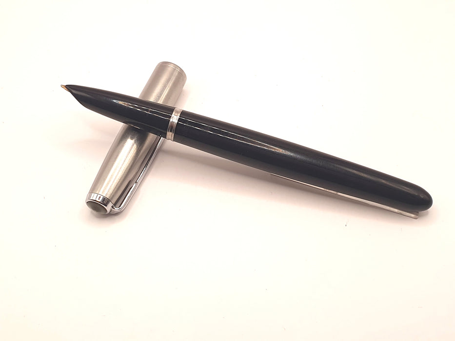 Vintage Parker 51 Mk II Aerometric Black with Chrome Trim and Cap Fountain Pen (14ct M Nib)