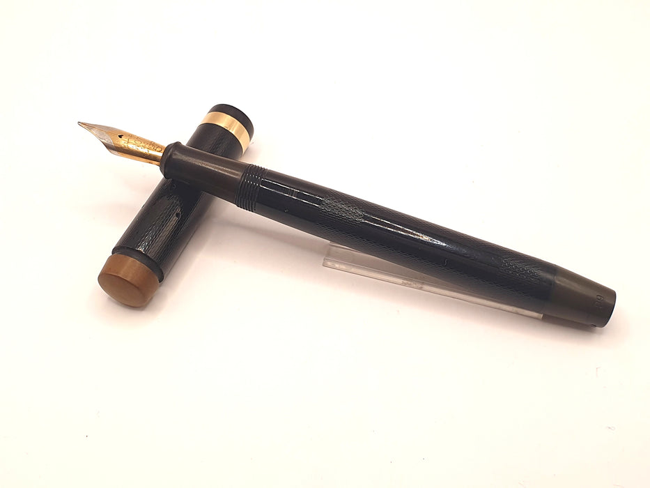 Vintage Onoto The Pen 6234 Chased Black with Gold Trim Fountain Pen (14ct B SF Nib) Missing Clip