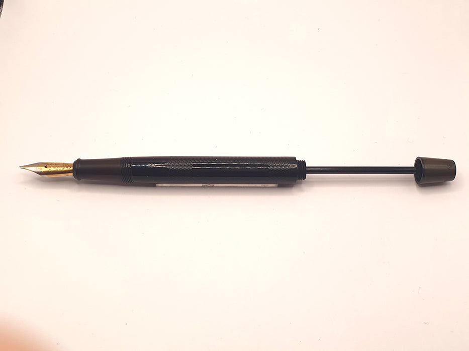 Vintage Onoto The Pen 6234 Chased Black with Gold Trim Fountain Pen (14ct B SF Nib) Missing Clip