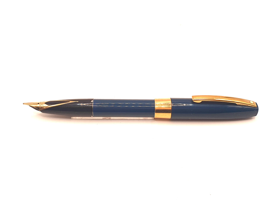 Vintage Sheaffer 2557 Triumph Imperial Blue with Gold Trim Fountain Pen (GP MI Nib)