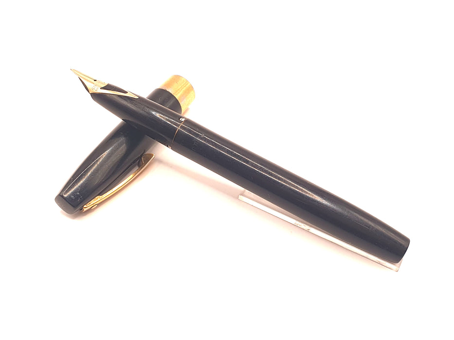 Vintage Sheaffer Imperial Triumph 550 Black with Gold Trim Fountain Pen (14ct M Nib)