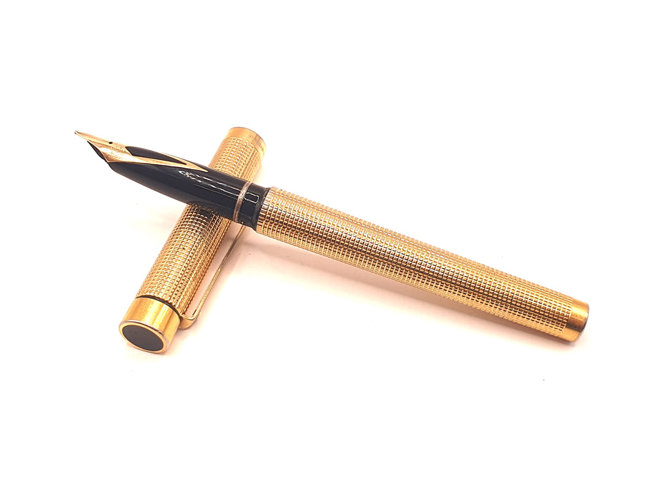 Vintage Sheaffer Targa 1011 Gold-Plated Diamond Squares Pattern with Gold Trim Fountain Pen (14ct M Nib)