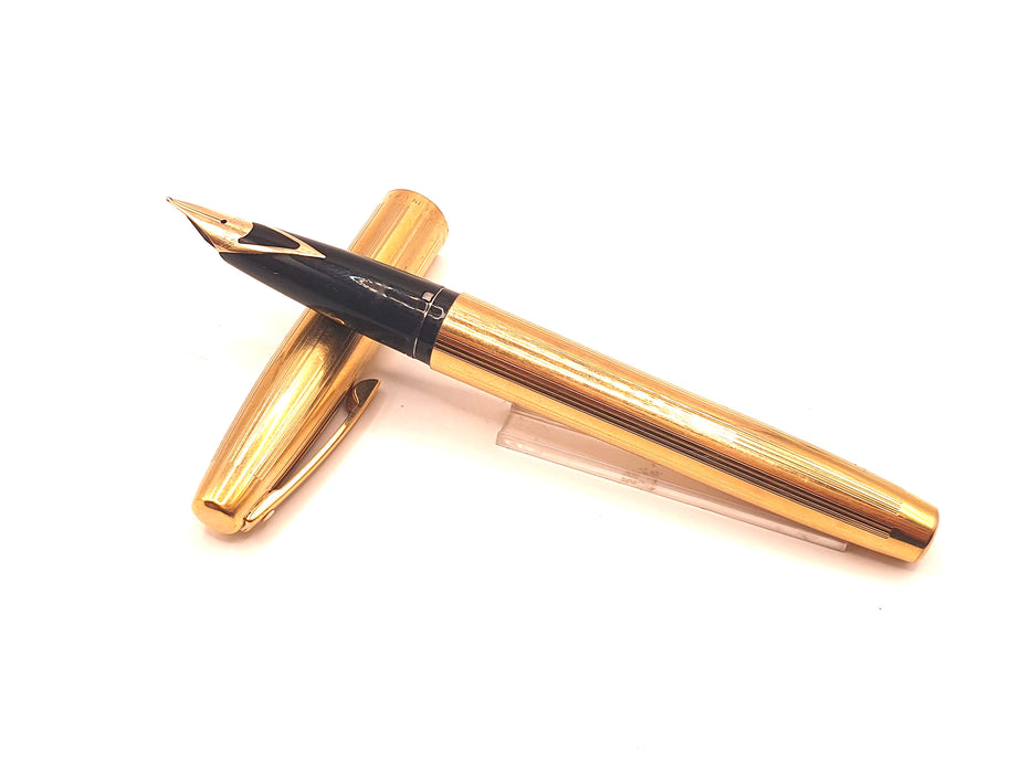 Vintage Sheaffer 777 Triumph Striated Gold Fountain Pen (14ct M Nib)