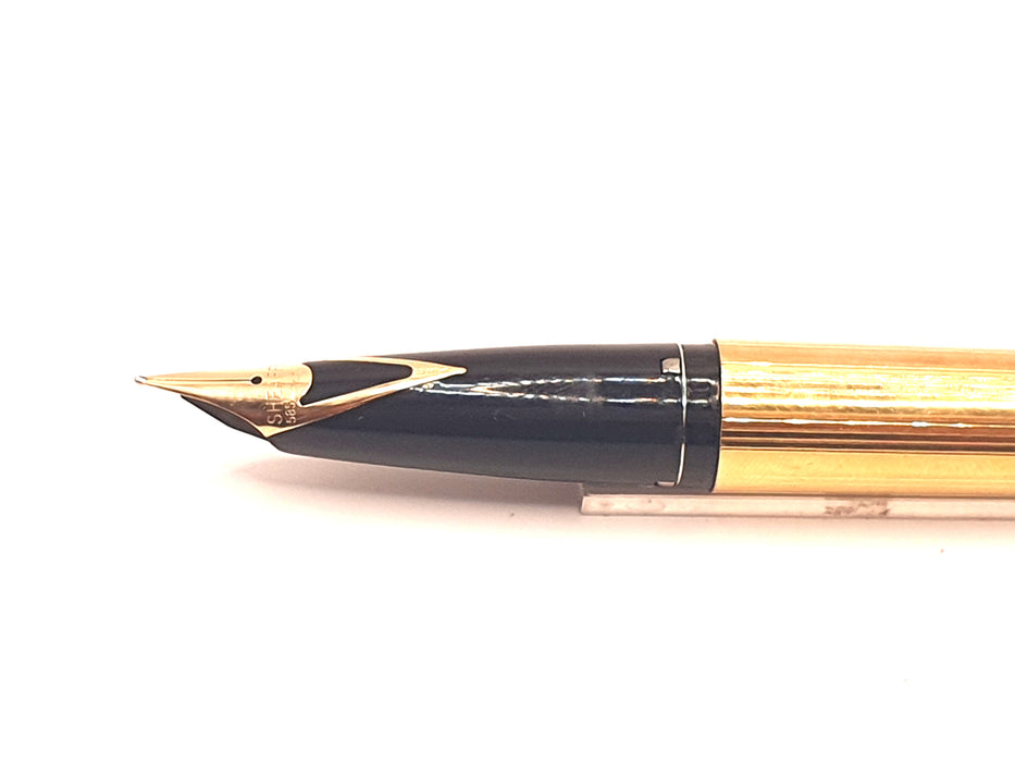 Vintage Sheaffer 777 Triumph Striated Gold Fountain Pen (14ct M Nib)