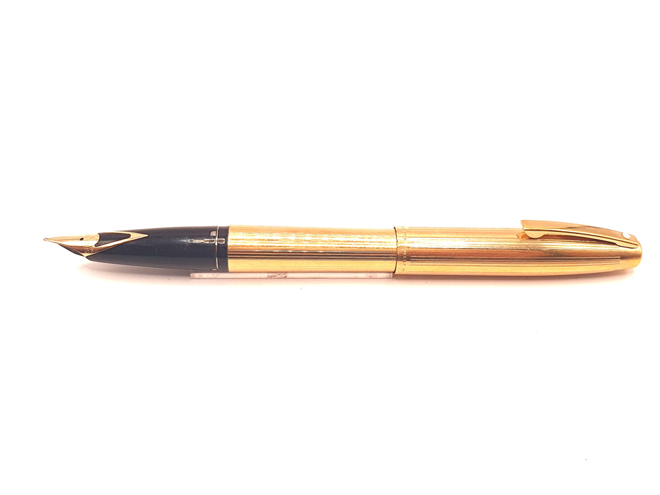 Vintage Sheaffer 777 Triumph Striated Gold Fountain Pen (14ct M Nib)