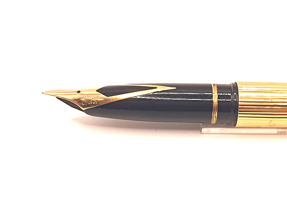 Vintage Sheaffer 1005 Targa Striated Gold with Gold Trim Fountain Pen (14ct M Nib)