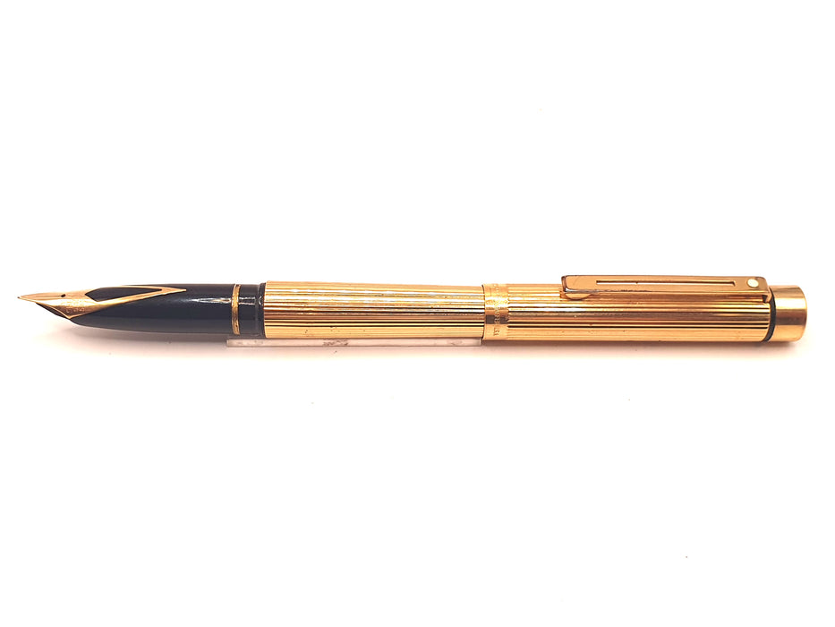 Vintage Sheaffer 1005 Targa Striated Gold with Gold Trim Fountain Pen (14ct M Nib)