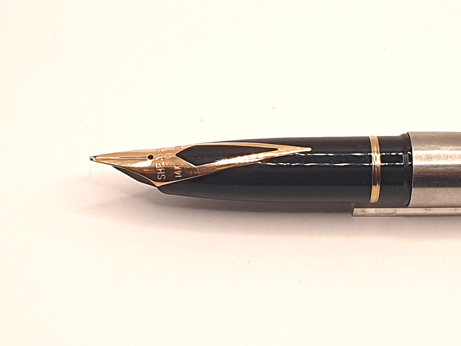 Vintage Sheaffer Targa 1001xg Brushed Stainless Steel with Gold Clip Fountain Pen (14ct Nib)