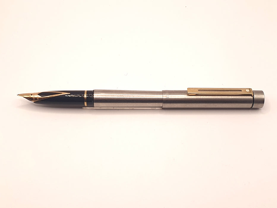 Vintage Sheaffer Targa 1001xg Brushed Stainless Steel with Gold Clip Fountain Pen (14ct Nib)
