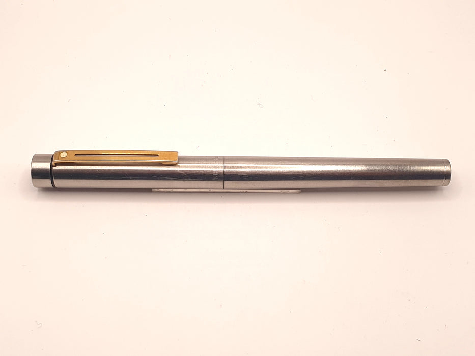 Vintage Sheaffer Targa 1001xg Brushed Stainless Steel with Gold Clip Fountain Pen (14ct M Nib)