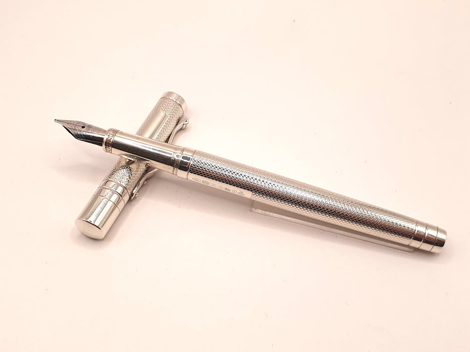 Vintage Yard-O-Led Standard Barley Fountain Pen (18ct M Nib) with Original Wooden Box