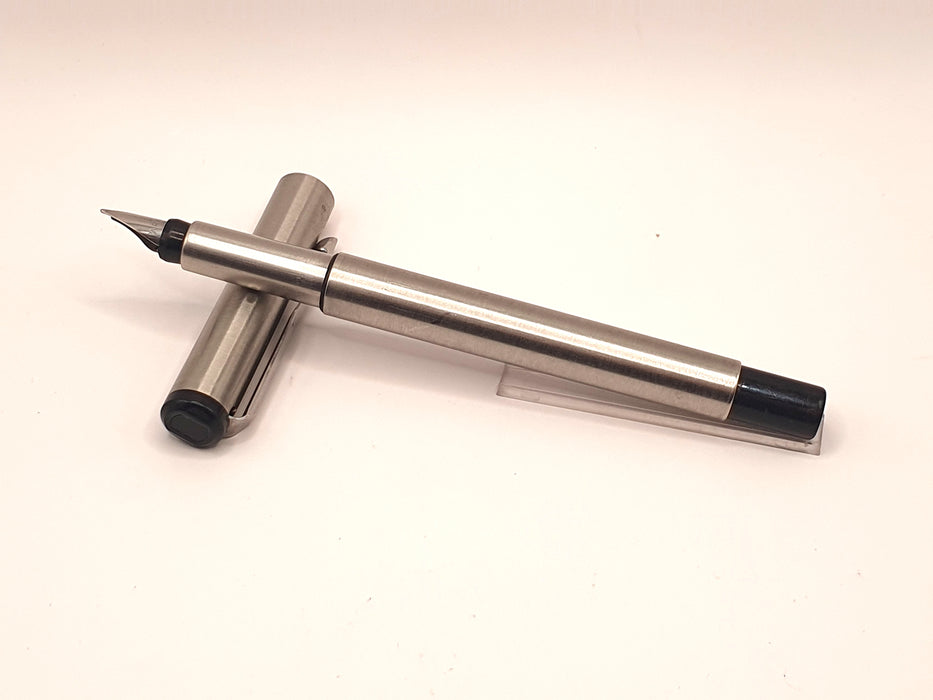 Vintage Parker Vector Fountain Pen