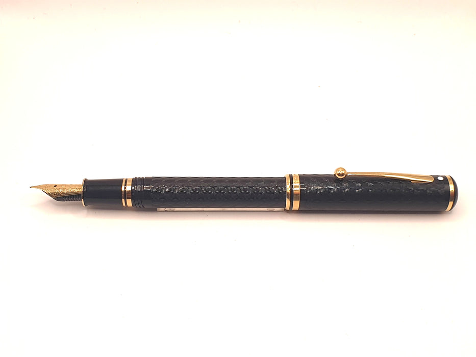 Vintage Sheaffer Connoisseur Black Herringbone with Gold Trim Fountain Pen (18k Fine Nib)
