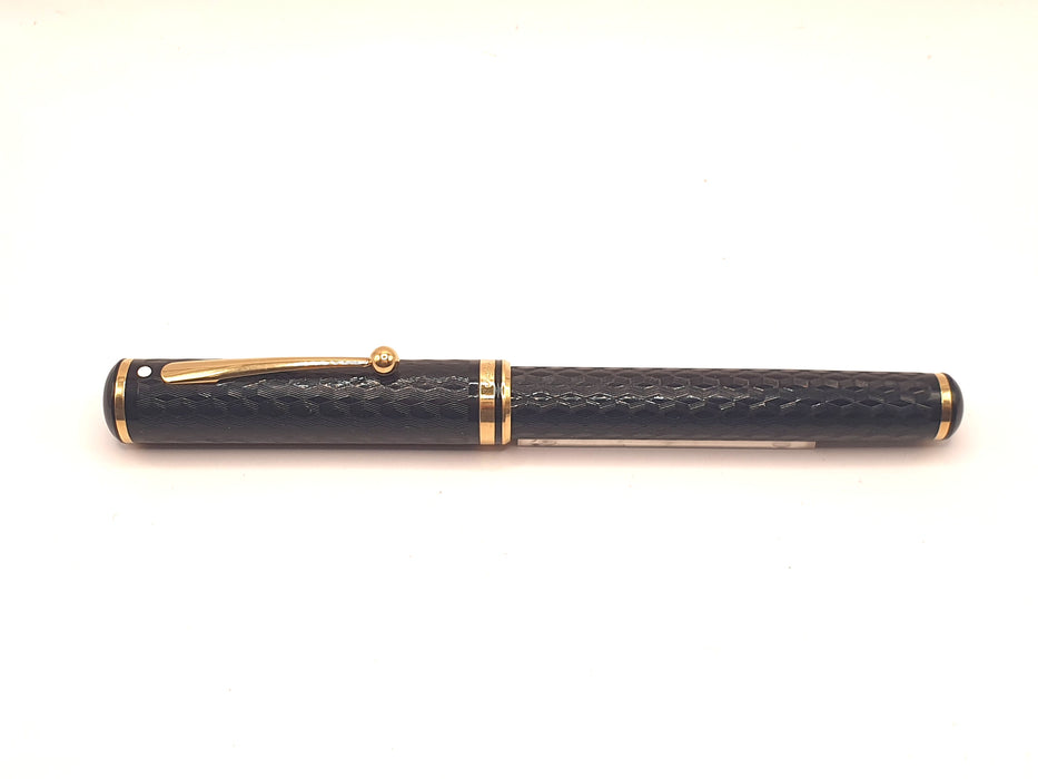 Vintage Sheaffer Connoisseur Black Herringbone with Gold Trim Fountain Pen (18k Fine Nib)