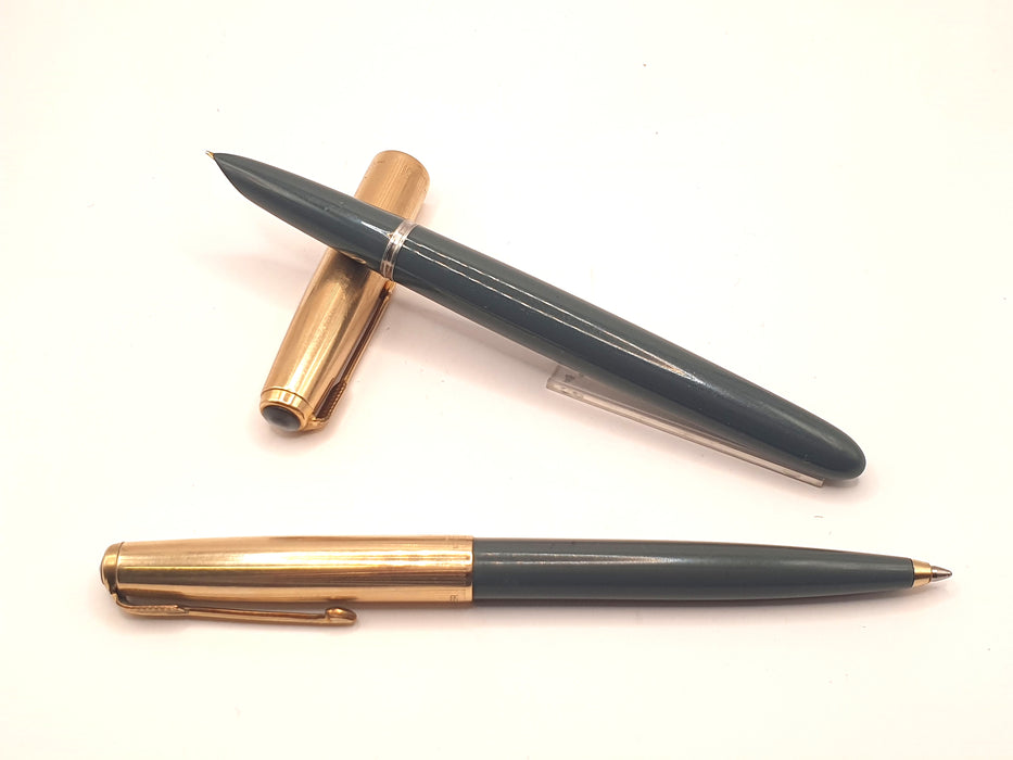 Vintage Parker 51 Mk II Aerometric Grey with 1/10 12ct Striated Rolled Gold Cap and Gold Trim Fountain Pen (14ct EF/F Nib) & Ballpoint Pen Set