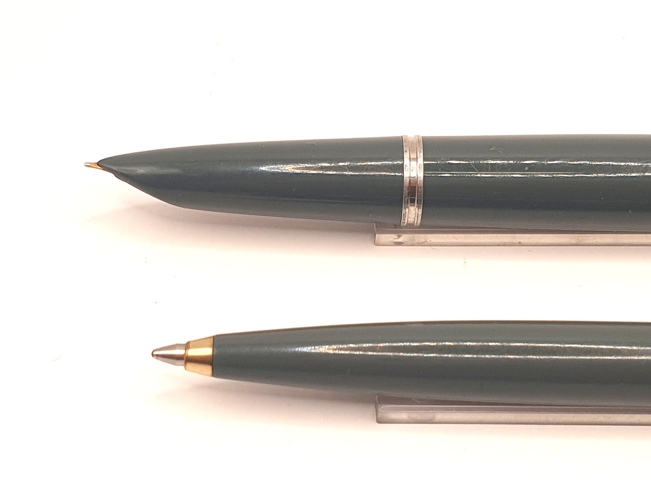 Vintage Parker 51 Mk II Aerometric Grey with 1/10 12ct Striated Rolled Gold Cap and Gold Trim Fountain Pen (14ct EF/F Nib) & Ballpoint Pen Set