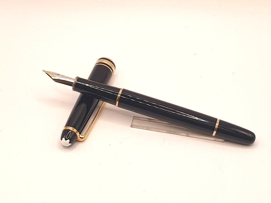 Vintage Montblanc Meisterstuck 144 Classique Black with Gold Trim Fountain Pen (14ct B Nib)