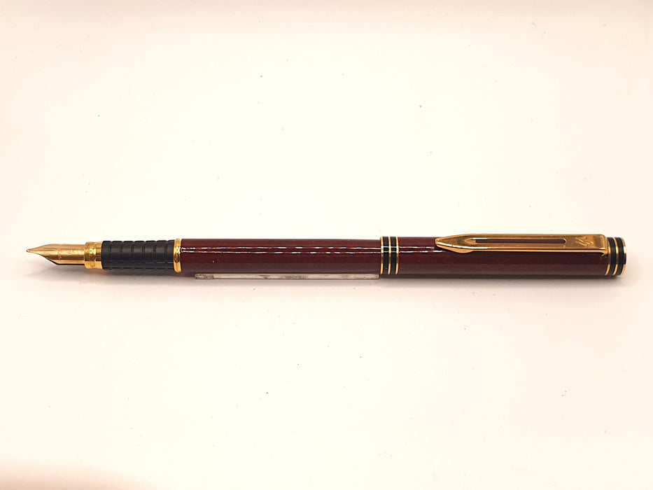 Vintage Waterman Exclusive Laque Rouge with Gold Trim Fountain Pen (18ct M Nib)