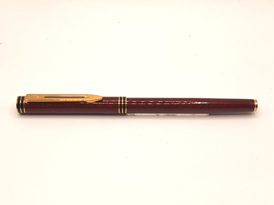 Vintage Waterman Exclusive Laque Rouge with Gold Trim Fountain Pen (18ct M Nib)