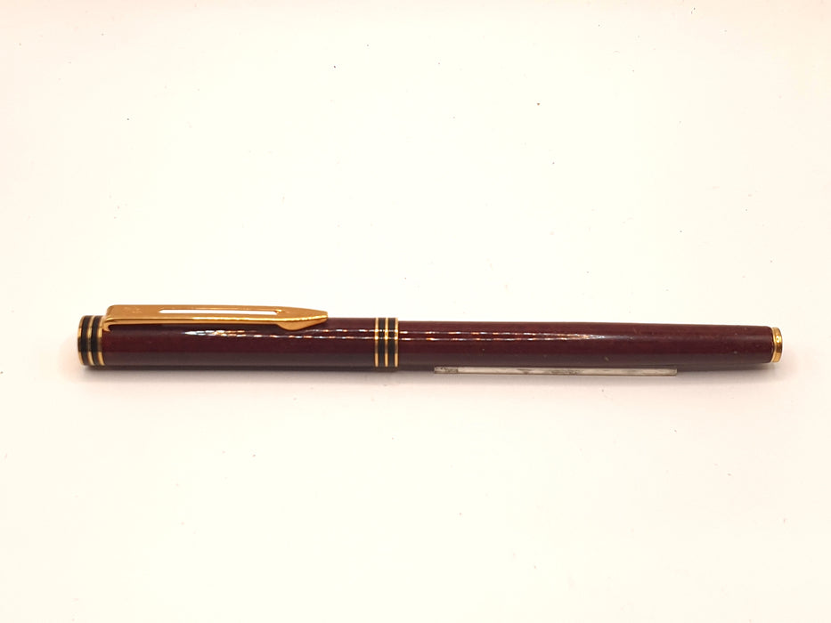 Vintage Waterman Exclusive Laque Rouge with Gold Trim Fountain Pen (18ct M Nib)
