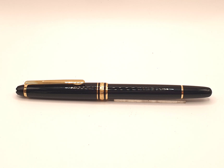 Vintage Montblanc 144 Black with Gold Trim Fountain Pen (14ct M Nib)