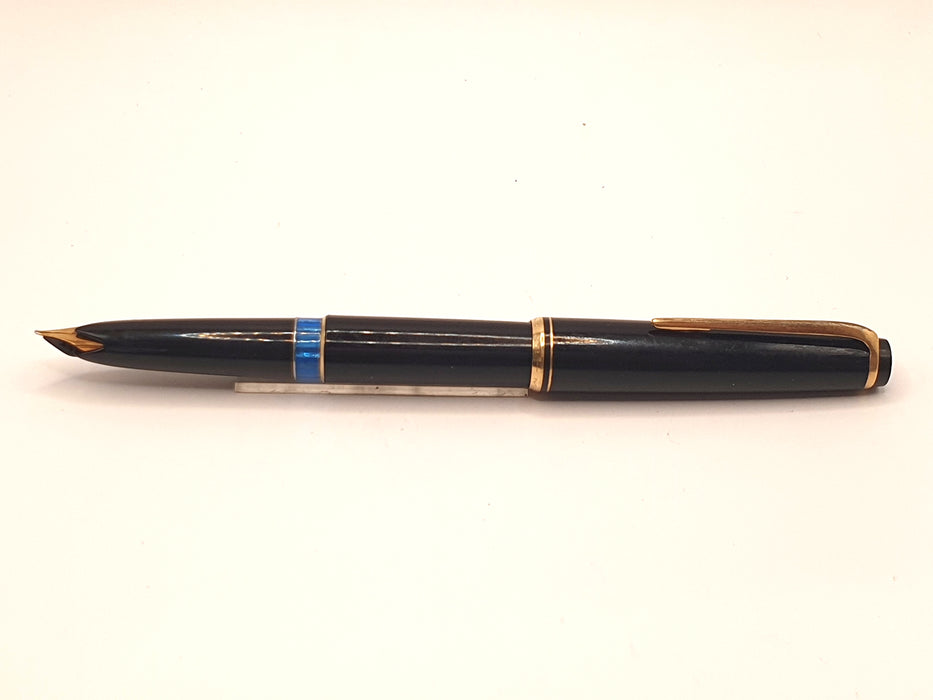 Vintage Montblanc No. 22 Black with Ink Window and Gold Trim Fountain Pen (14ct M Nib)