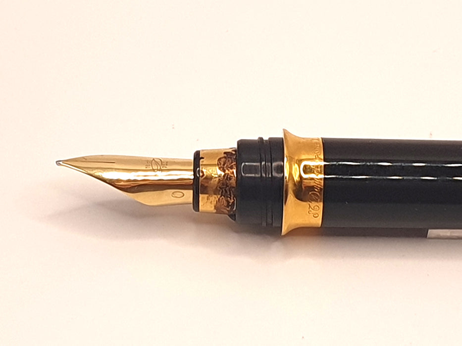 Vintage ST Dupont Les Montparnasse Laque De Chine Black with Gold Trim Fountain Pen (18k Medium Nib)