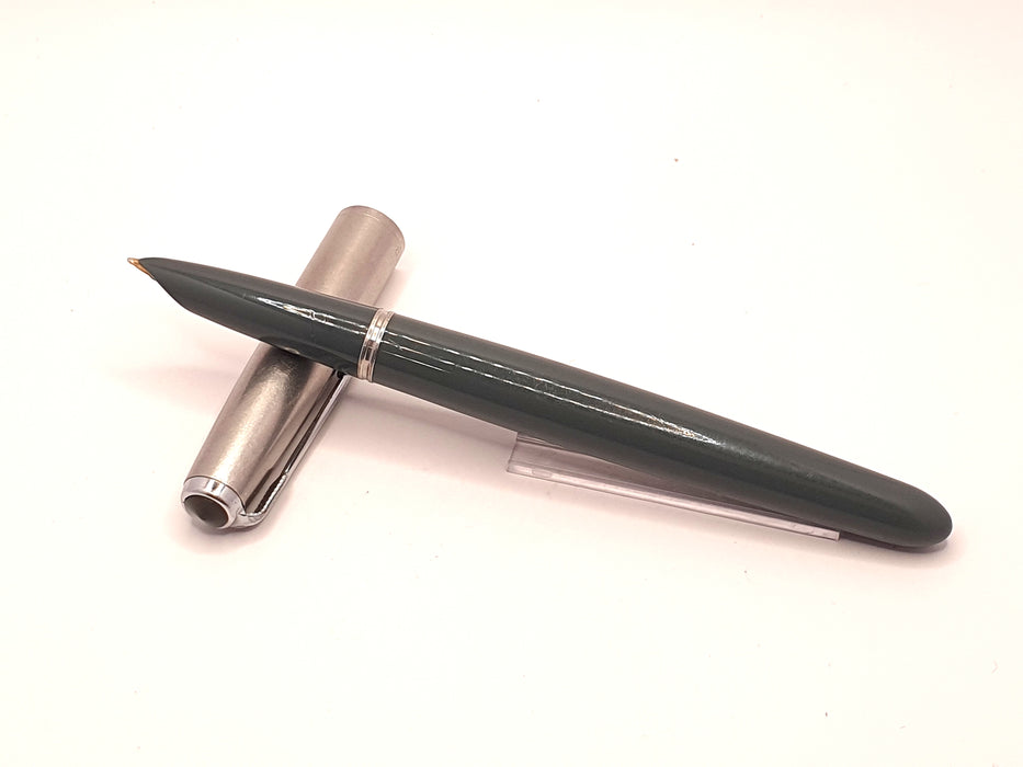 Vintage Parker 51 Mk II-B Grey with Lustraloy Cap and Chrome Trim Fountain Pen (14ct M Nib)