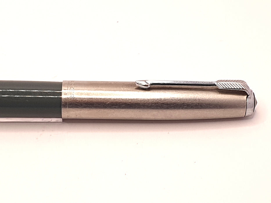 Vintage Parker 51 Mk II-B Grey with Lustraloy Cap and Chrome Trim Fountain Pen (14ct M Nib)