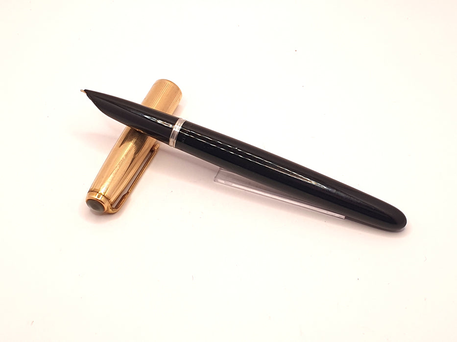 Vintage Parker 51 Mk II-B Black with Striated 1/10 12ct Rolled Gold Cap and Gold Trim Fountain Pen (14ct M Nib)