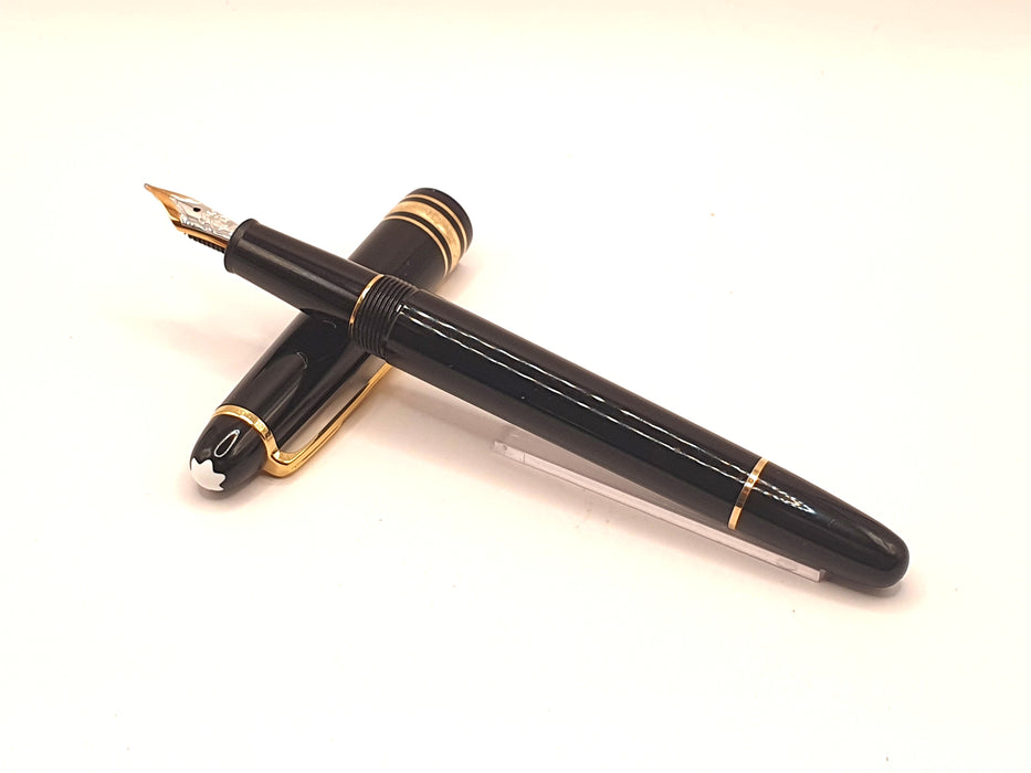 Vintage Montblanc Classique 145 Black with Gold Trim Fountain Pen (14ct M Nib)