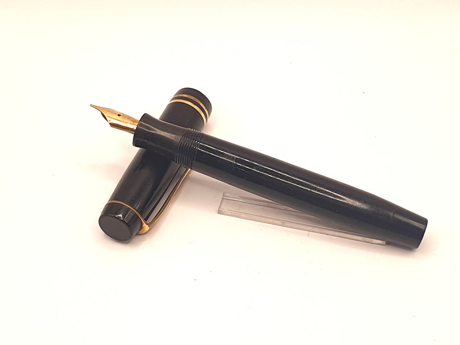 Vintage Parker Duofold Streamlined Junior Black with Gold Trim Fountain Pen (EF Nib)