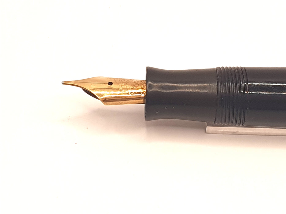 Vintage Parker Duofold Streamlined Junior Black with Gold Trim Fountain Pen (EF Nib)
