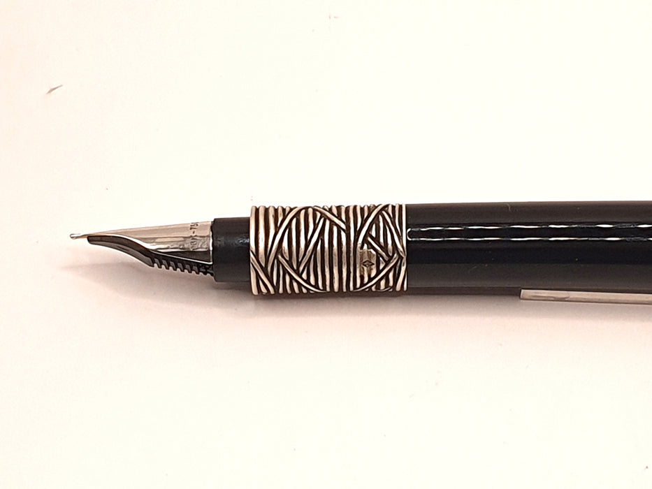Vintage Waterman Sérénité Black with Sterling Silver Trim Fountain Pen (18ct M Nib)
