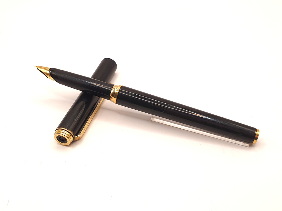 Vintage Parker 95 Black with Gold Trim Fountain Pen (GP EF Nib)