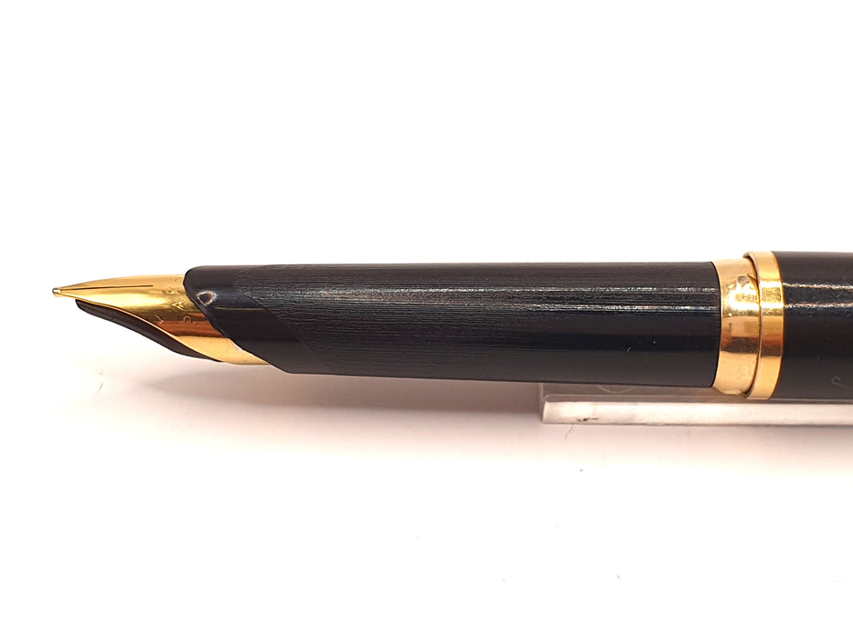 Vintage Parker 95 Black with Gold Trim Fountain Pen (GP EF Nib)