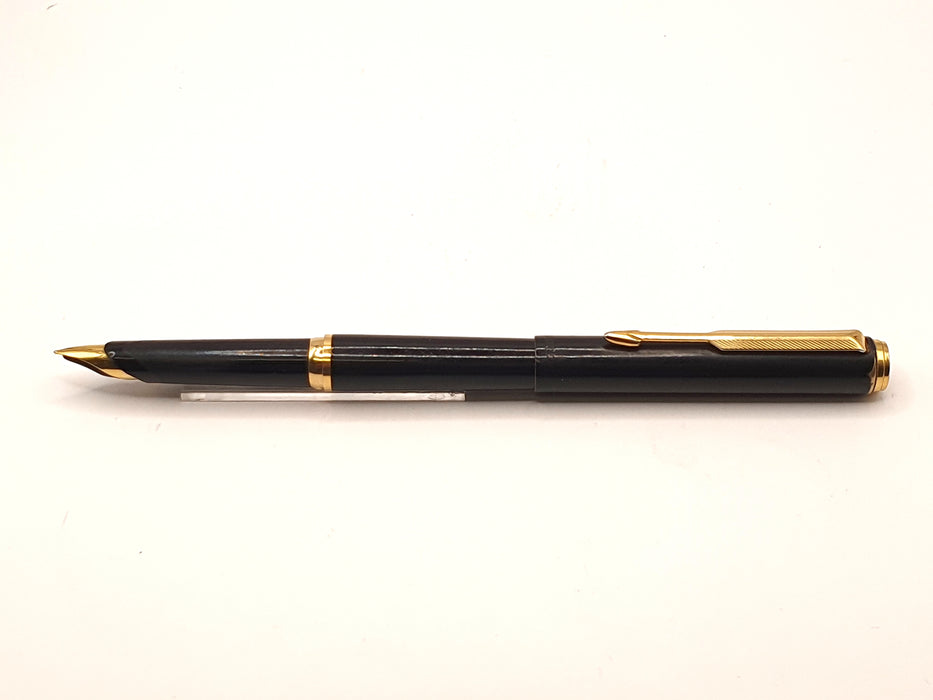 Vintage Parker 95 Black with Gold Trim Fountain Pen (GP EF Nib)