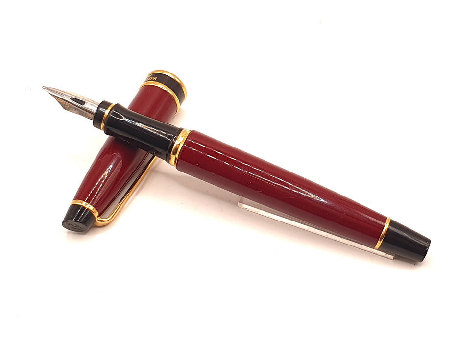 Vintage Waterman Expert Mk I Burgundy and Black with Gold Trim Fountain Pen (M Nib)