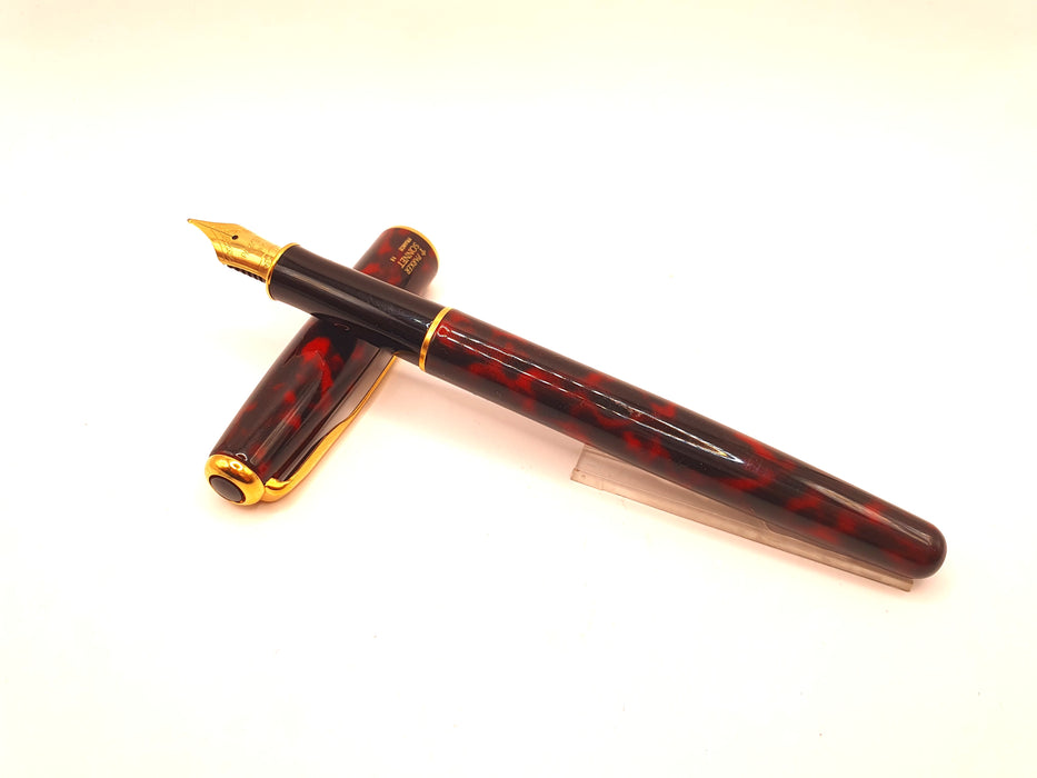 Vintage Parker Sonnet Firedance Red and Black Marble Laque with Gold Trim Fountain Pen (18ct M Nib)