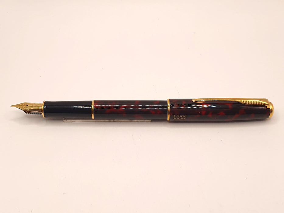 Vintage Parker Sonnet Firedance Red and Black Marble Laque with Gold Trim Fountain Pen (18ct M Nib)
