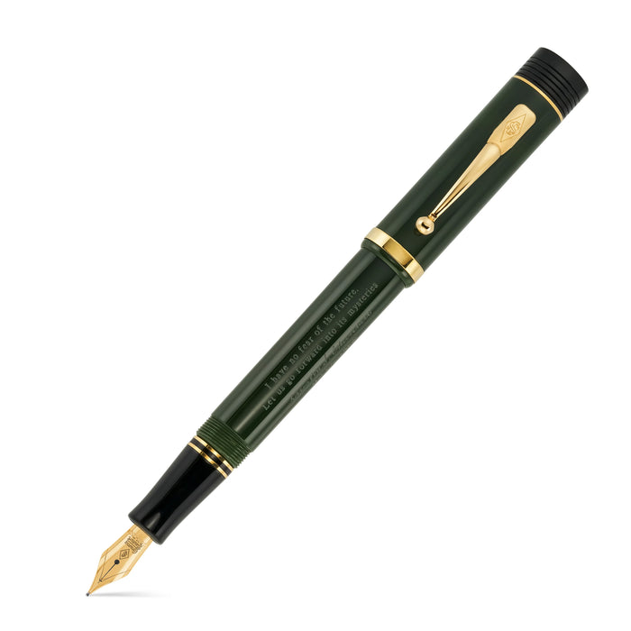 Conway Stewart Churchill Heritage “I have no fear of the future. Let us go forward into its mysteries” Dark Green and Gold Fountain Pen