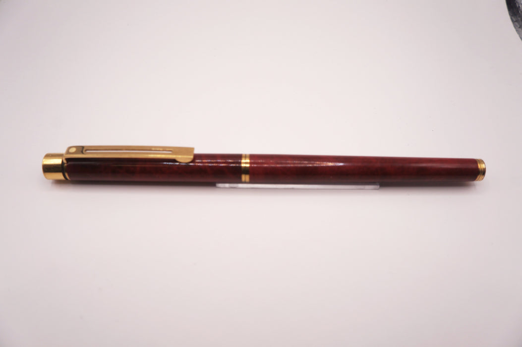 Vintage Sheaffer Targa Slim 1034S Red Ronce with Gold Trim Fountain Pen (14ct Fine 1.1 Italic Nib)