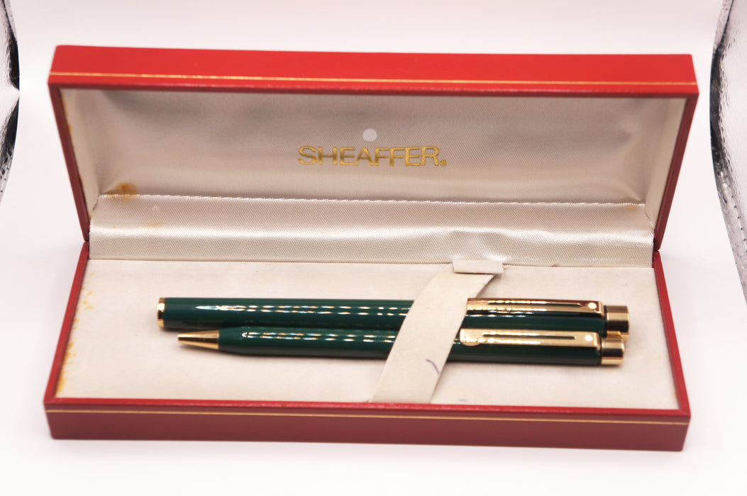 Vintage Sheaffer Targa Standard 1059 Green Gloss with Gold Trim Fountain Pen (14ct M Nib) & Ballpoint Pen Set