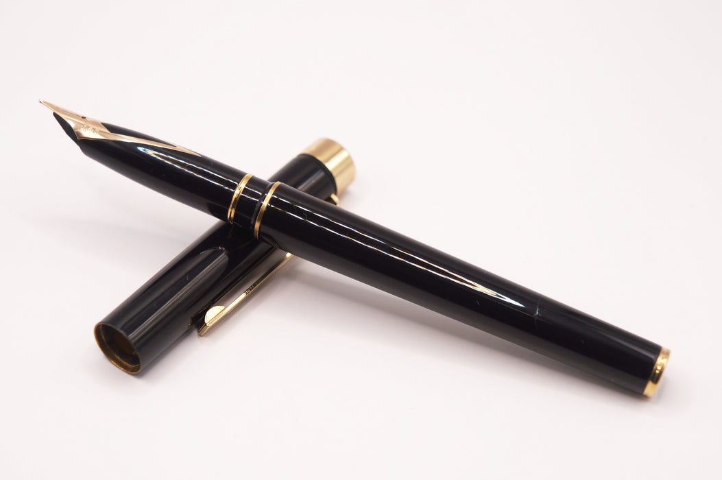 Vintage Sheaffer Standard 1022 Laque Black (Noir) with Gold Trim Fountain Pen (14ct M Nib) & Ballpoint Pen