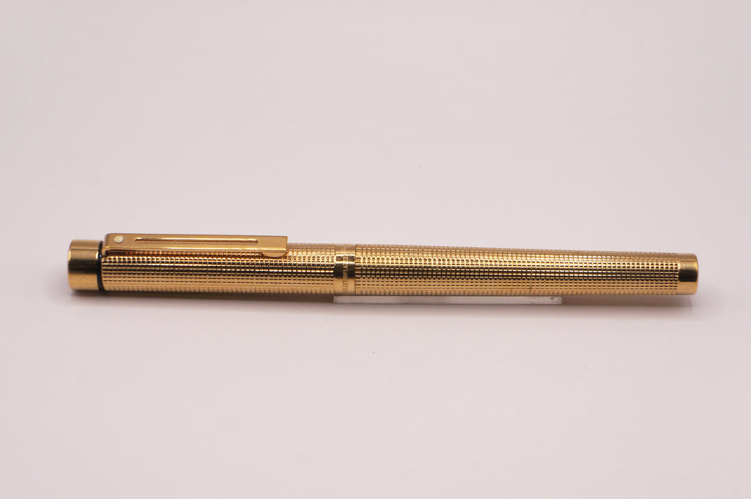 Vintage Sheaffer Targa Standard 1011 Gold Squares Pattern Fountain Pen (14k M Nib)