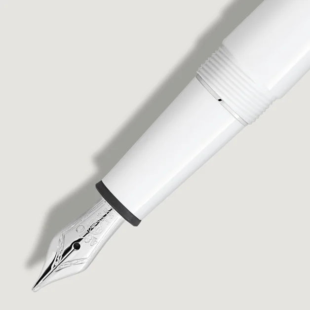 Montblanc Meisterstück Classique White Fountain Pen
